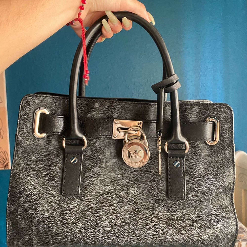 Micheal Kors black purse